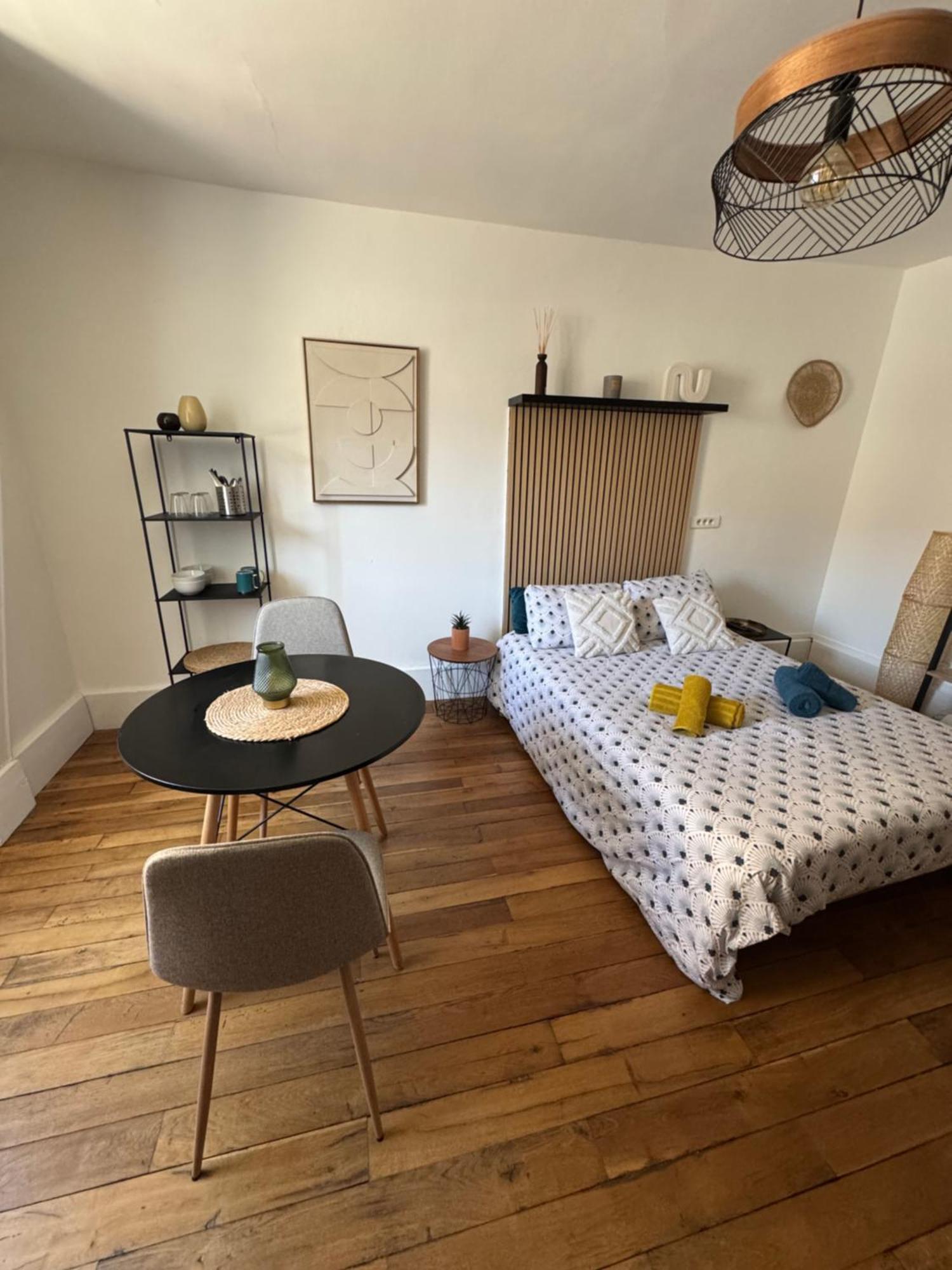 Charmant Appartement Au Coeur De 부르주 외부 사진