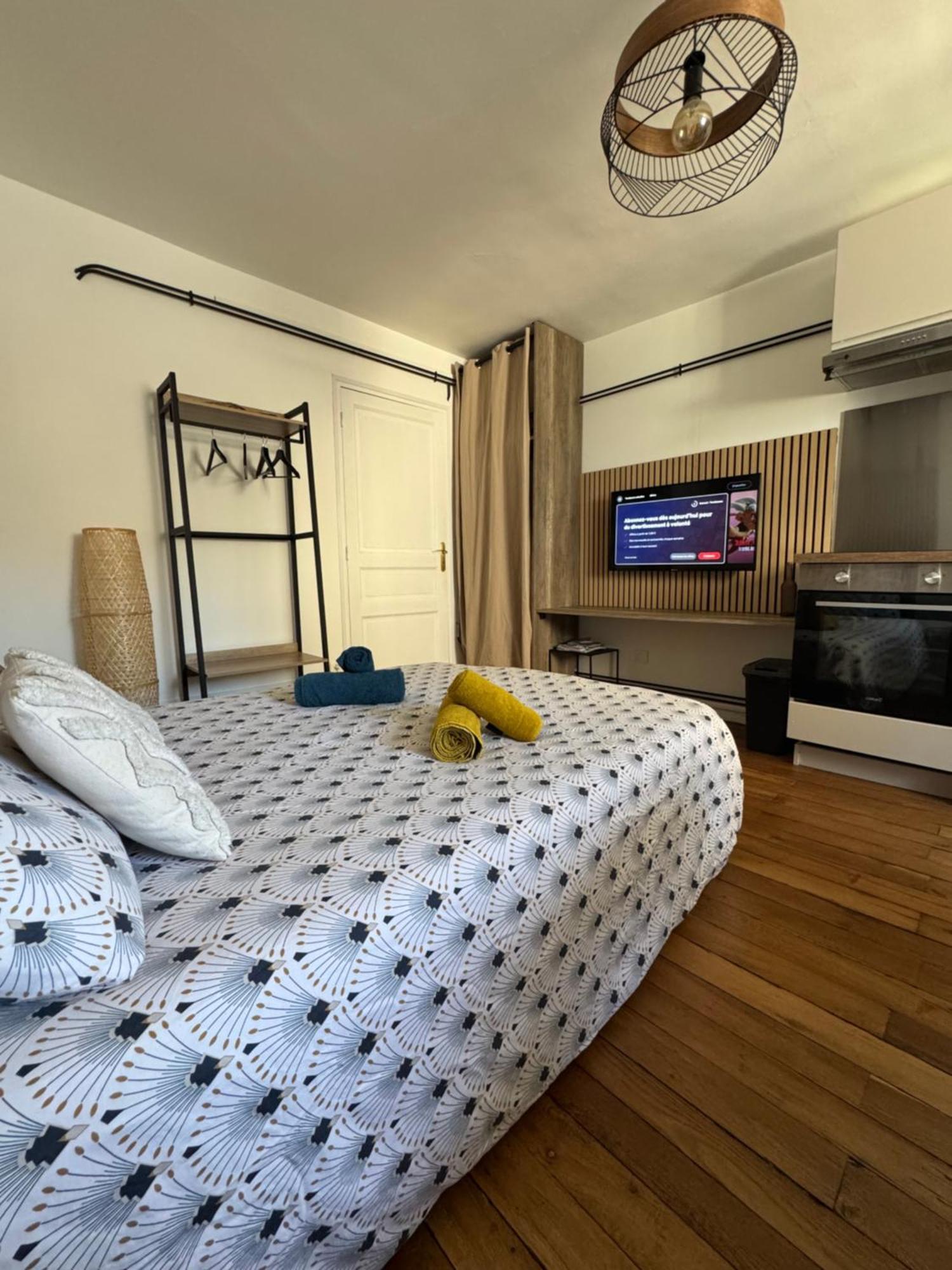 Charmant Appartement Au Coeur De 부르주 외부 사진